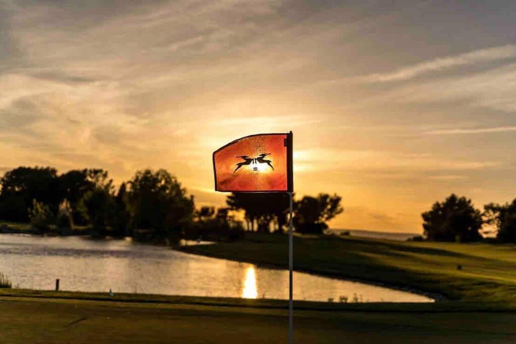 Moment De Detente Sur Le Golf De Pont-Royal Mallemort Εξωτερικό φωτογραφία